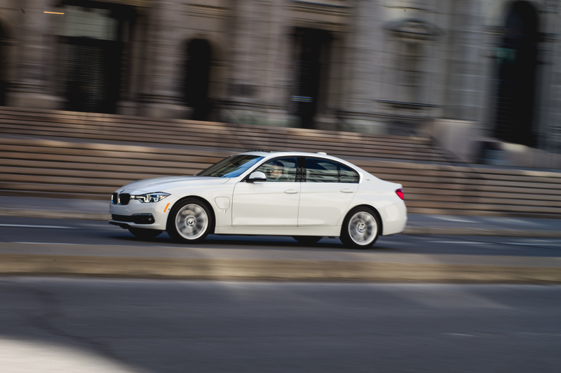 Illustration for article titled 2017 BMW 330e Plug-In Hybrid: The Jalopnik Review
